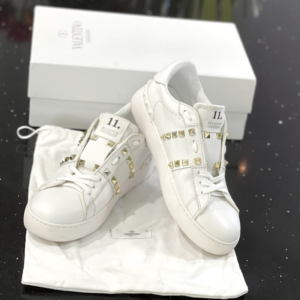 Valentino Snickers